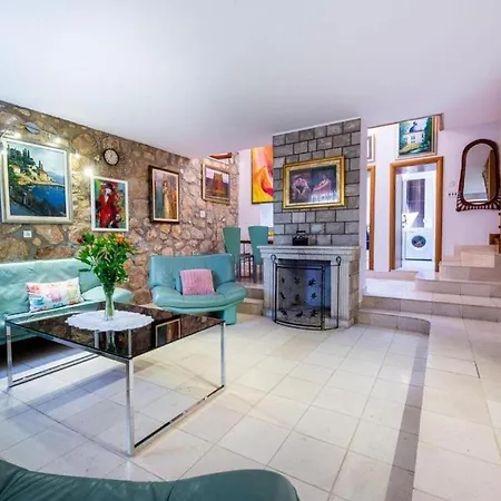 Peaceful Near Dubrovnik Villa Trsteno